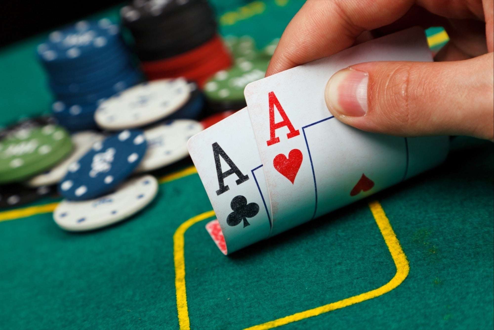 Exploring the Thrilling World of Live Dealer Games at 1Red Casino Online