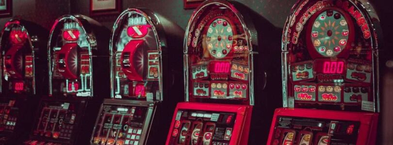 Эволюция казино с секретными игровыми автоматами: прошлое, настоящее и будущее