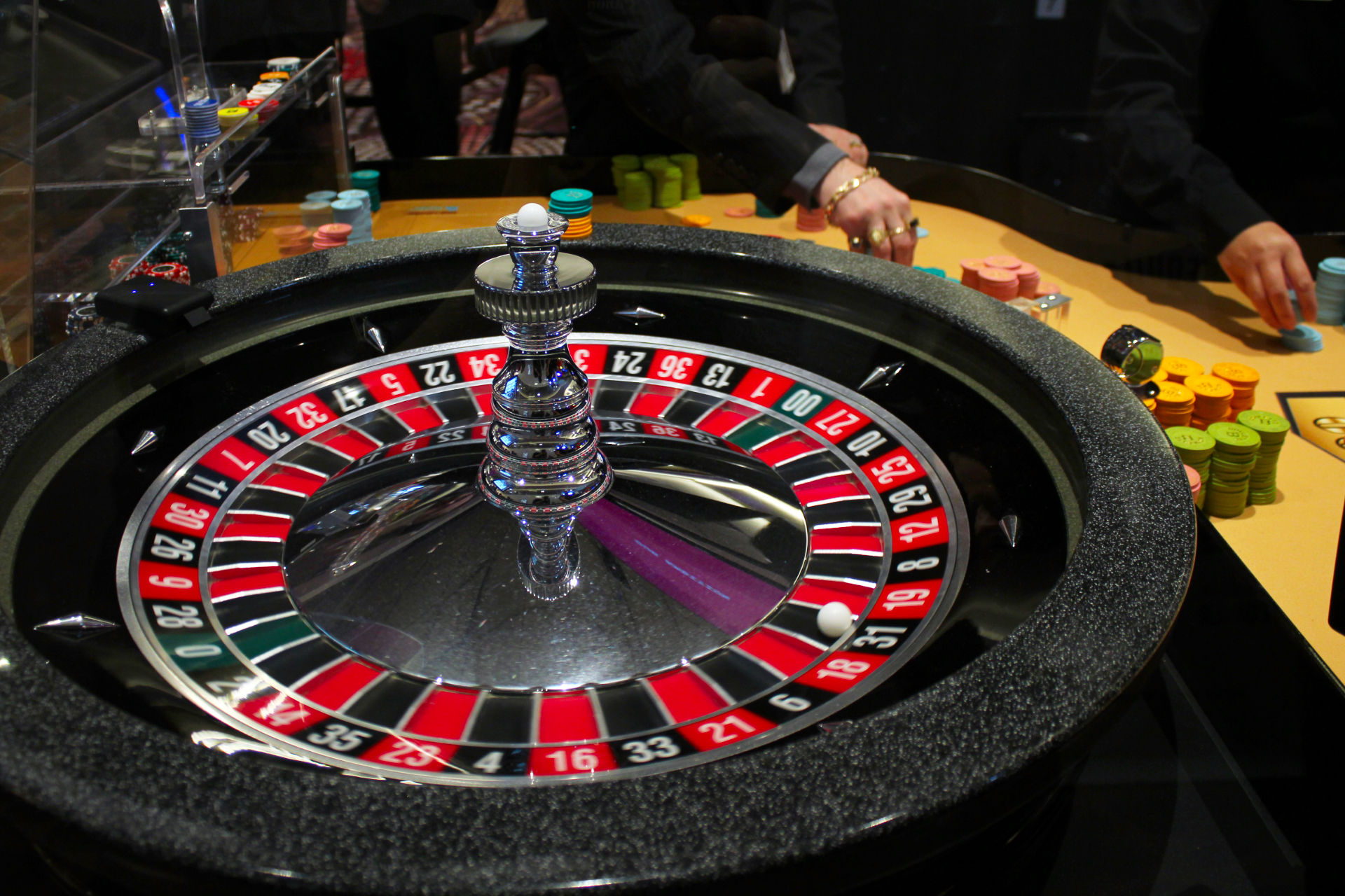 The Most Popular Table Games at Queen Bee Bingo Casino Online